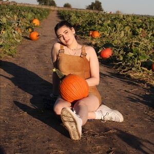 Meet your Posher, Laura